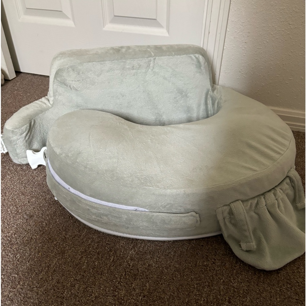 My Brest Friend breastfeeding pillow